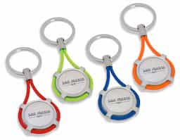 Chaveiro de metal e silicone. Incluso caixa.