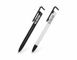 Caneta de metal com corpo colorido e detalhes em preto, possui clip com limpador de teclado e parte superior vazada para ser utilizada como suporte para celular. Parte inferior com borracha touch e acionamento por clique.