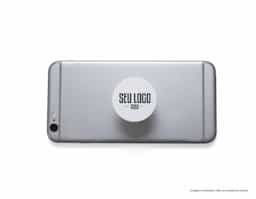 Suporte plástico para celular.