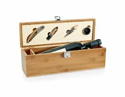 Kit vinho em bambu e zinco. Com Saca-rolhas com canivete de sommelier, gargantilha, salva-gotas com tampa e rolha.