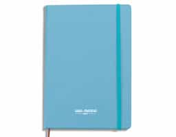 Caderneta tipo moleskine couro sintético, marcador de página em cetim e fita elástica para fechar. Contém aproximadamente 78 folhas amareladas sem pauta.