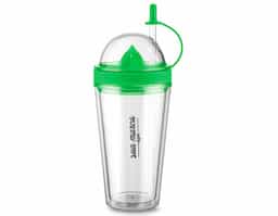 Copo plástico parede dupla com espremedor de frutas, com tampa e canudo em PS (poliestireno). Capacidade 500ml