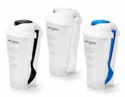 Copo para salada. PP. Com garfo e molheira. Capacidade: 850 ml. Apta para microondas (retirar a tampa)