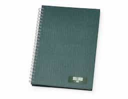 Caderno de negócios pequeno com pintura metalizada e wire-o prata. Miolo permanente e folhas para preenchimento de dados pessoais e comerciais.100 folhas pautadas