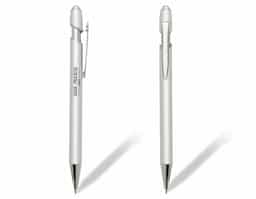 Caneta metal com ponteira touch. Corpo com pintura prata fosco, acionador com borracha touch e clip metálico com detalhe brilhante. Aciona por clique.