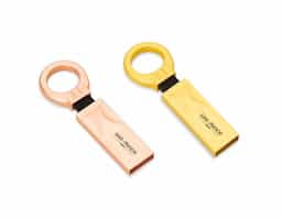 Pen drive de alumínio com acabamento fosco e argola para chaveiro, disponível nas capacidades de 8GB