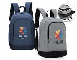 Mochila p/ Notebook em tecido poliéster.
Parte externa:
Bolsos frontal com ziper.
Bolso lateral.
Alça de ombro acolchoada.

Parte interna:
Compartimento acolchoado p/ notebook