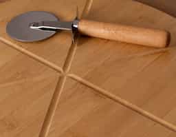 Kit pizzas, contendo
Tábua para pizza
Cortador
Obs.:Os componentes de madeira e bambu poderão apresentar tonalidades diferente