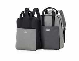 Mochila p/ Notebook em tecido poliéster parte externa
Bolsos frontal com ziper;
Alça de mão e ombro.
Parte interna:
Compartimento para notebook.
Tamanho total do Notebook - 17