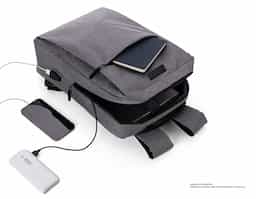 Mochila p/ Notebook em tecido poliéster. acompanha placa Compartimento acolchoado p/ notebook de 39x27cm;
Tamanho total do Notebook - 17