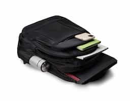 Mochila p/ Notebook em tecido poliéster Compartimento para notebook.
Tamanho total do Notebook - 18