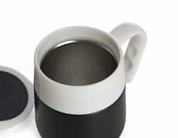 Caneca Térmica 500ml em inox com display LED com termômetro digital na tampa para indicar a temperatura do líquido.