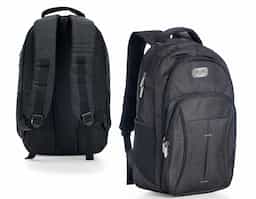Mochila confeccionada em poliéster com compartimento para notebook. Contém compartimento grande com bolso para notebook até 15,6 polegadas, compartimento mediano com zíper, bolso frontal com ziper, alça de mão, alças de ombro e costas acolchoada com revestimento antitranspirante e bolsos laterais telados