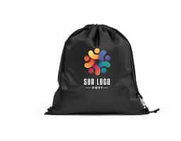 Saco tipo mochila em poliéster reciclado 190T, leve e resistente, com alças para transporte confortável. Produzido a partir de plástico reciclado, contribui para a redução de resíduos e reforça o compromisso ambiental da sua marca. Perfeito como brinde corporativo sustentável, unindo funcionalidade e consciência ecológica.