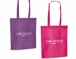 Sacola em non-woven (80 g/m²) termo-selado com alças de 55 cm. 270 x 350 mm
