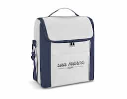 Bolsa térmica em 600D com ziper duplo, alça ajustável em webbing e bolso frontal. A bolsa tem capacidade até 12 L. 290 x 340 x 190 mm