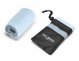 Toalha para esporte em microfibra (210 g/m²). Toalha prática e leve que facilita o transporte, de elevada absorção e rápida secagem. Fornecida com bolsa em 190T. 400 x 800 mm | Bolsa: 135 x 205 mm