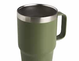 Caneca térmica de Inox com capacidade para 700ml. Acompanha uma tampa de plástico transparente .