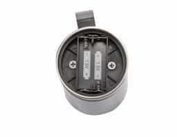Caneca de inox com capacidade de 400ml . Vem acoplado em seu interior uma hélice de silicone para misturar. O produto utiliza duas pilhas AA que não este incluso. Acompanha uma tampa de plástico e inox. O botão para a ativação da função mixer fica em cima da alça.