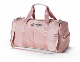 Bolsa esportiva de 36 litros em poliéster resistente à água com cinco compartimentos, sendo dois deles exclusivos para tênis e itens molhados. Contém bolso para encaixe em malas de viagem, bolso interno, alça de mão lateral extra e acompanha alça transversal.

As ferragens podem variar entre acabamento prata e dourado, conforme o lote disponível.