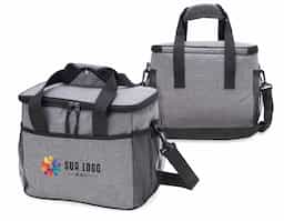 Bolsa térmica confeccionada em nylon, com capacidade de 14 litros, desenvolvida para transportar alimentos e bebidas com praticidade e segurança. Possui compartimento principal com revestimento térmico soldado e sistema antivazamento, que contribui para a conservação da temperatura. Conta com bolso frontal e bolsos laterais em malha para melhor organização. Dispõe ainda de alças de mão com suporte de junção e acompanha alça transversal, oferecendo maior conforto e versatilidade no transporte.