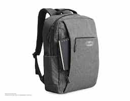 Mochila confeccionada em nylon com compartimento para notebook até 15,6 polegadas. Contém compartimento grande com divisórias para documentos, eletrônicos e caneta, compartimento mediano com abertura vertical, compartimento frontal, bolso lateral e adaptador USB externo com cabo acoplado, permitindo a conexão de um carregador portátil de dentro da mochila e transferência da carga para o lado externo, ocultando o carregador e viabilizando a utilização do celular durante o processo. Contém zíperes com pegadores plásticos, alça de mão em nylon e alças para as costas ajustáveis com revestimento espumado antitranspirante.
