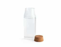 Garrafa de água para mesa em vidro borossilicato com tampa de cortiça. Capacidade até 800 mL. Fornecido em caixa presente de papel kraft reciclado. Certificação EU Food Grade.