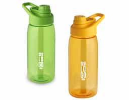 Garrafa em plástico ABS, tampa em plástico na cor do produto com anel de silicone para vedação. Capacidade: 600ml