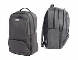 Mochila para notebook em tecido poliéster 600D na cor grafite.
Parte externa: 1 Compartimento, 2 Bolsos frontais com zíper, 2 Bolsos laterais, engate para mala de viagem, zíper para expansão do espaço interno, alça de mão e alça de ombro acolchoada
Parte interna: Compartimento acolchoado para notebook de até 15 e espaço para porta caneta e acessórios.