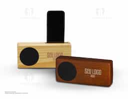 O amplificador de som para celular uma obra-prima de madeira de reflorestamento, recouro e poliéster, combinando um design elegante com a amplificação sonora natural. Cada amplificador é cuidadosamente fabricado utilizando madeira proveniente de reflorestamento, demonstrando nosso compromisso com a preservação do meio ambiente. A textura e a tonalidade rica da madeira conferem uma sensação de autenticidade e sofisticação a cada peça, enquanto sua origem sustentável garante que você possa desfrutar de um produto de alta qualidade, sem abrir mão da consciência ambiental. Projetado para amplificar o som naturalmente, sem a necessidade de eletricidade ou baterias, ele aumenta o volume do áudio reproduzido pelo seu dispositivo móvel de forma elegante e eficiente. A ressonância única da madeira proporciona uma sonoridade envolvente, realçando cada nota e melodia com clareza e definição.