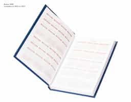 Agenda 2026 com capa dura em cromato. Contém páginas dedicadas a dados pessoais, calendários de 2025 até 2027, orçamento pessoal, anotações, planejamentos mensais, lista de contatos e mapas.

