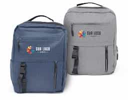 Mochila de nylon 23 Litros com 3 compartimentos, sendo o principal com bolso para notebook 15,6. Com divisórias internas para acessórios, a mochila possui bolso lateral, suporte externo USB e alça para encaixe em malas e viagens.41x30x19