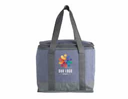 Bolsa térmica confeccionada em poliéster, com capacidade de 15 litros, ideal para conservar alimentos e bebidas por mais tempo. Possui alça de mão em nylon, que facilita o transporte e garante maior conforto no uso. Resistente e funcional, é uma excelente opção de brinde corporativo prático e de grande utilidade no dia a dia.