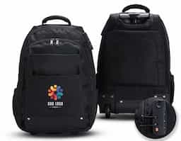 Mochila 27 litros com rodinhas e cadeado TSA. Possui padrão para bagagem de mão, conforme especificações ANAC (Agência Nacional de Aviação Civil) Confeccionada em nylon, contém alça revestida com espuma para um maior conforto, puxador retrátil com regulagem e botão acionador, alças para as costas escondidas no compartimento traseiro com zíper