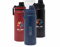 Garrafa térmica com infusor de bebidas, feita em inox 304de parede dupla com capacidade para 570ml. Tampa com alça para transporte e tampa de proteção para o bocal.