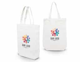 Sacola feita em algodão 280g/m² com duas alças costuradas na parte interna.