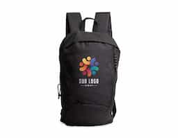 A mochila rPET de 9 litros oferece praticidade e sustentabilidade em um design compacto. Com dois compartimentos, permite organizar seus pertences de forma eficiente. Feita de material reciclado, é uma escolha consciente para quem valoriza o meio ambiente. Ideal para uso diário ou pequenas aventuras.