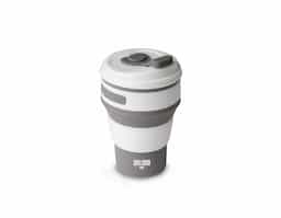 Copo de silicone retrátil com capacidade de 350ml, livre de BPA. Contém aderência ao segurar na parte superior do copo, tampa de encaixe com bocal e protetor. Acompanha manga protetora antiderrapante