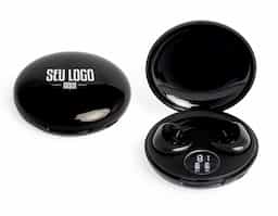 Fone de ouvido bluetooth vem com um botão para comandos e um case carregador com display de bateria. Também possui um modo sono, onde funciona por 45 minutos antes de desligar automaticamente. Acompanha USB Tipo-C, cordão de silicone e 2 pares de eartips em diferentes tamanhos.