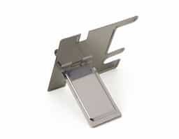 Porta celular e relógio em inox, com acabamento espelhado. Um acessório elegante e funcional para sua mesa ou criado-mudo. O design minimalista adiciona um toque moderno ao ambiente, enquanto a durabilidade do material garante uma longa vida útil. Ideal para manter seus dispositivos organizados e ao alcance das mãos.