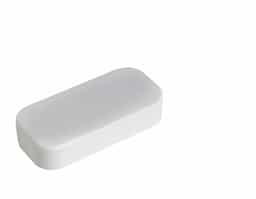 Porta comprimidos plástico com quatro divisórias, ideal para organizar e transportar seus medicamentos diários com praticidade. Compacto e leve, cabe facilmente em bolsas ou bolsos, sendo perfeito para viagens ou uso diário. Garanta uma rotina de medicamentos organizada e sem complicações.
