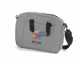 Pasta para notebook 14 polegadas em poliéster, possui dois bolsos com zíper, três compartimentos internos sendo um deles com alça protetora para o notebook.