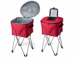 Cooler com capacidade de 62 litros, ideal para eventos ao ar livre e momentos de lazer. Confeccionado em poliéster, possui revestimento térmico em PEVA atóxico e soldado, que auxilia na conservação da temperatura e evita vazamentos. Conta com tampa superior de acesso rápido, permitindo retirar bebidas sem abrir todo o compartimento. Possui pedestal metálico que proporciona sustentação firme e manuseio prático. Acompanha estojo em poliéster para armazenamento e transporte, tornando o produto funcional e adequado para diferentes ocasiões.