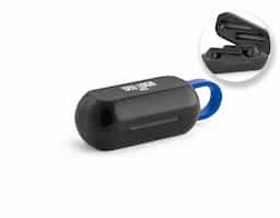 Fone de ouvido wireless stereo em ABS com transmissão sem fios BT v5.0 e autonomia aproximada de 3 horas. O estojo de carregamento, com uma bateria 250 mAh, é também em ABS e contém uma presilha em silicone que permite transportar e carregar os fones de forma fácil e cómoda. Produto com cabo de carregamento micro USB incluso. Fornecido em caixa de presente. 77 x 36 x 30 mm