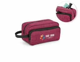 Bolsa de cosméticos em tecido 300D de alta densidade, com dimensões de 220 x 115 x 115 mm. Possui alça para transporte, bolso frontal com zíper e interior forrado, ideal para organizar e proteger seus itens de beleza.