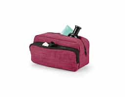 Bolsa de cosméticos em tecido 300D de alta densidade, com dimensões de 220 x 115 x 115 mm. Possui alça para transporte, bolso frontal com zíper e interior forrado, ideal para organizar e proteger seus itens de beleza.
