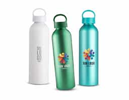 Garrafa de alumínio com capacidade de 630ml. Conta com uma tampa plástica rosqueável e alça integrada, facilitando o transporte. Ideal para uso diário e atividades ao ar livre.
