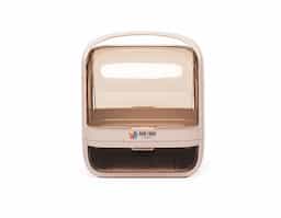 Caixa Organizadora de O segredo para manter os cosméticos organizados e seguros! A caixa organizadora para maquiagens e cosméticos é prática e eficiente. Feita em plástico resistente com tampas de acrílico, ela protege os itens contra poeira e umidade, garantindo que tudo fique sempre seguro e preservado. Com um compartimento principal espaçoso e uma gaveta extra, é possível armazenar tudo de forma organizada. Além disso, a alça de transporte facilita levar a caixa para qualquer lugar, transformando qualquer ambiente no espaço perfeito para a rotina de beleza.