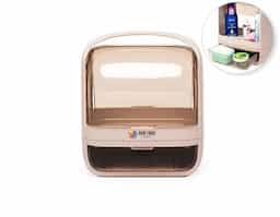 Caixa Organizadora de O segredo para manter os cosméticos organizados e seguros! A caixa organizadora para maquiagens e cosméticos é prática e eficiente. Feita em plástico resistente com tampas de acrílico, ela protege os itens contra poeira e umidade, garantindo que tudo fique sempre seguro e preservado. Com um compartimento principal espaçoso e uma gaveta extra, é possível armazenar tudo de forma organizada. Além disso, a alça de transporte facilita levar a caixa para qualquer lugar, transformando qualquer ambiente no espaço perfeito para a rotina de beleza.
