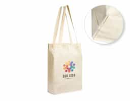 Esta sacola de algodão é espaçosa e profunda, ideal para transportar compras, itens de uso diário ou até mesmo para passeios. Com material resistente, oferece durabilidade e conforto. Seu design prático permite que você organize facilmente os objetos, enquanto a alça proporciona um transporte confortável. Uma escolha versátil para quem busca funcionalidade no dia a dia.